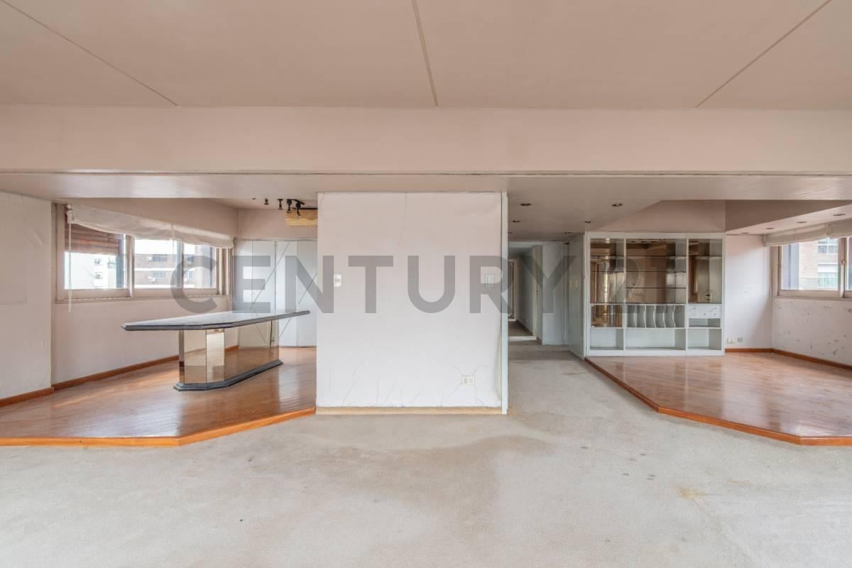 Foto de Departamento en venta de 6 ambientes con 2 cocheras y seguridad 24 hs, imagen 5
