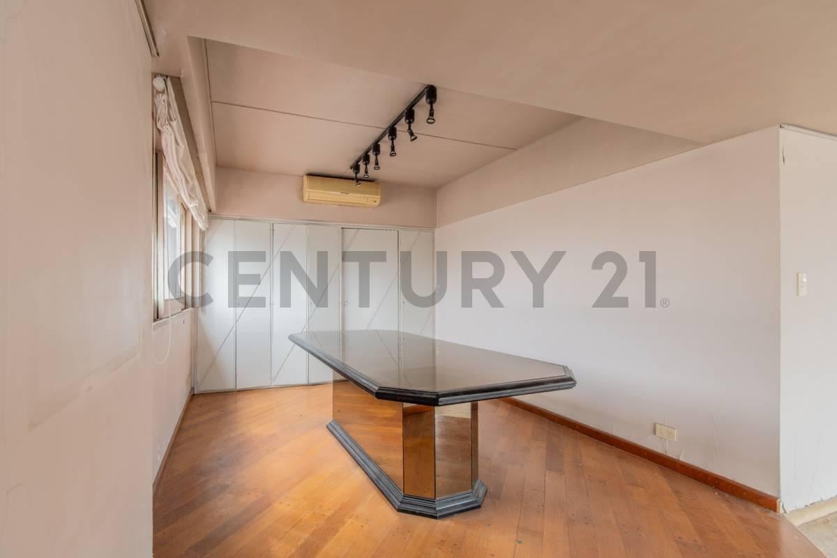 Foto de Departamento en venta de 6 ambientes con 2 cocheras y seguridad 24 hs, imagen 4