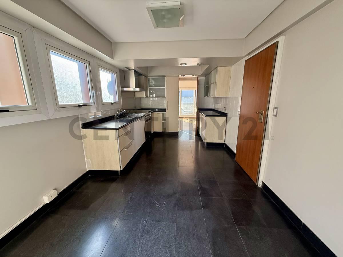 Foto de Venta departamento 5 ambientes con dependencia, cochera y baulera, imagen 5