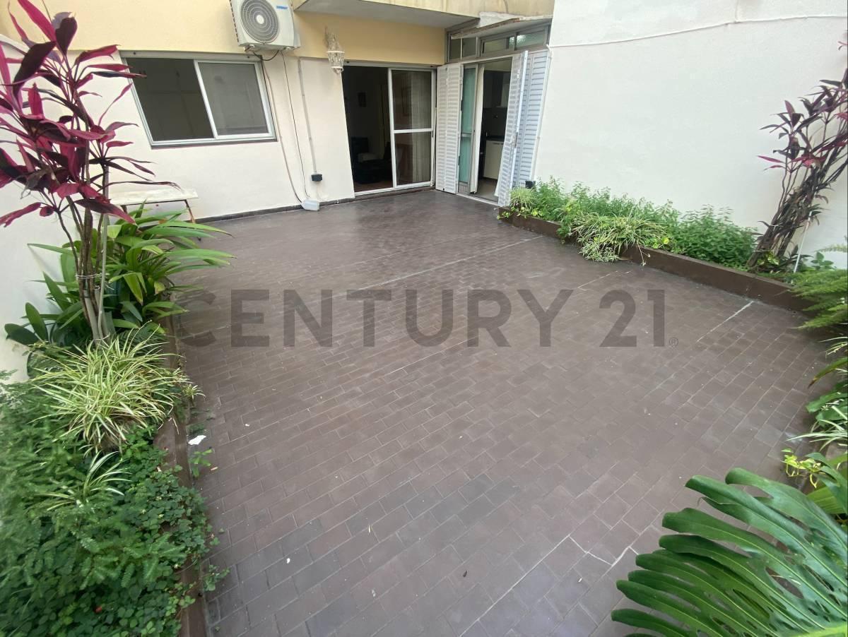 Foto de DEPTO EN VENTA 2 AMBIENTES RECOLETA GRAN PATIO, imagen 2