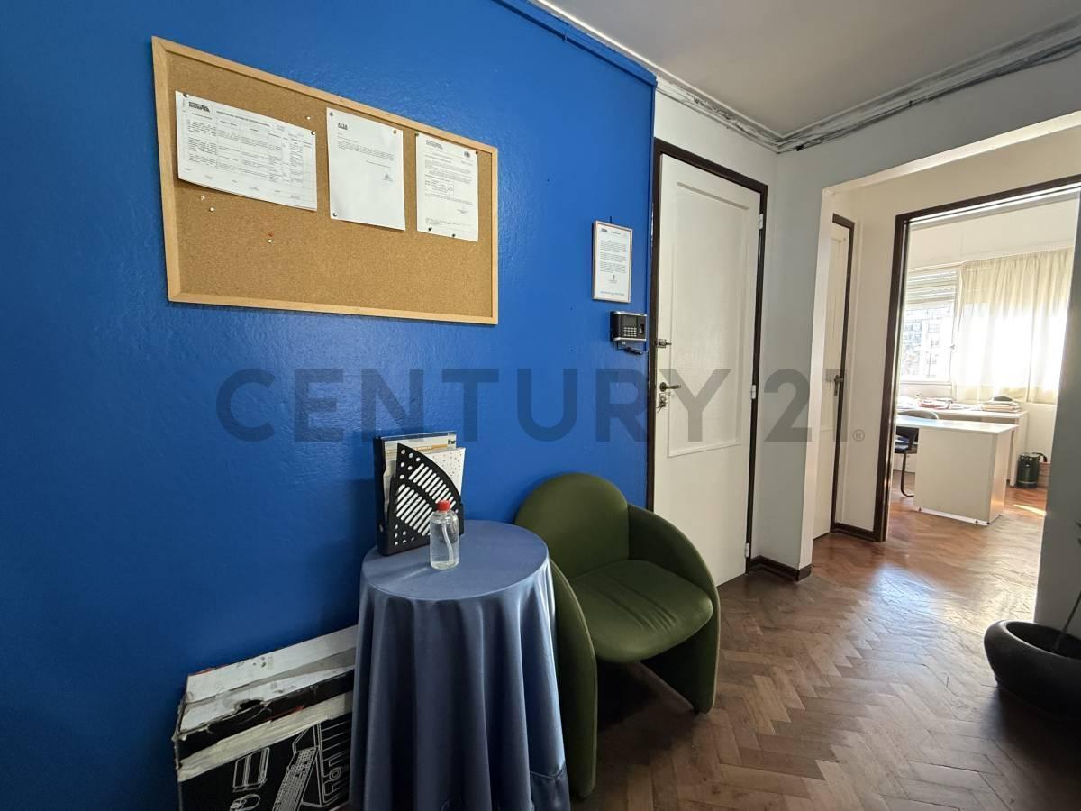 Foto de VENTA OFICINA MONOAMBIENTE EN MONSERRAT, imagen 2
