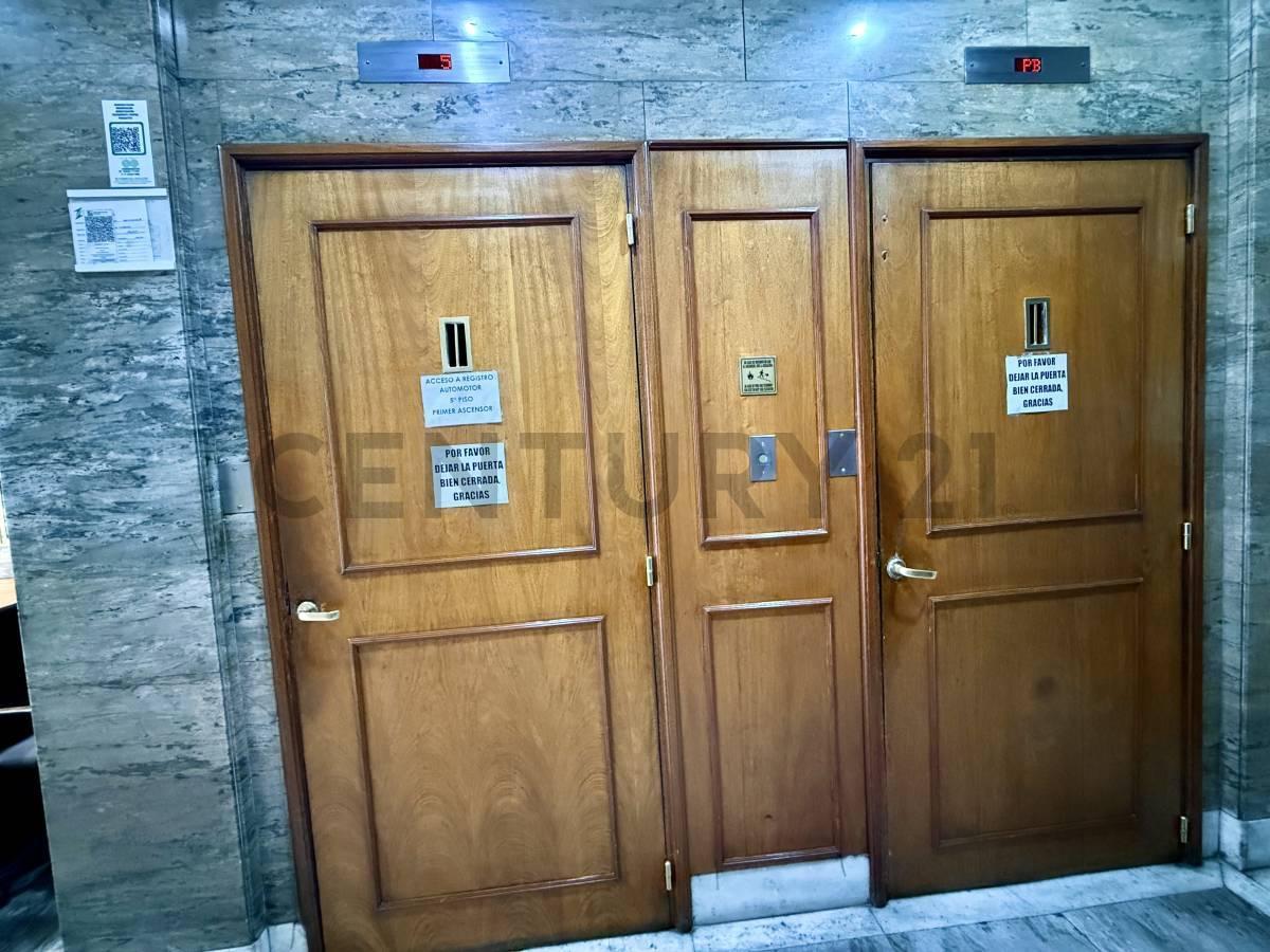 Foto de VENTA OFICINA MONOAMBIENTE EN MONSERRAT, imagen 2