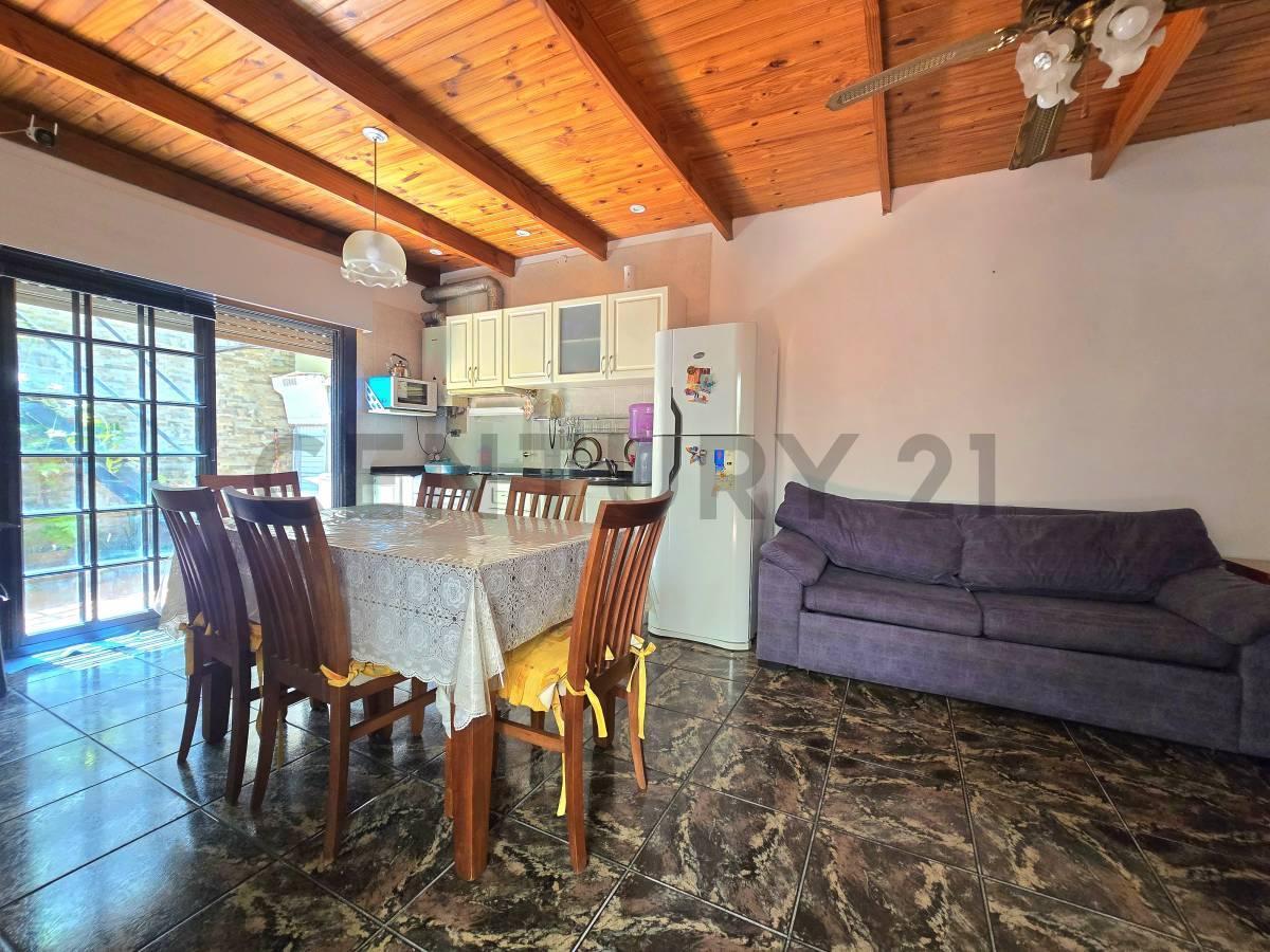 Foto de VENDEMOS PH 3/4 AMBIENTES CON PATIO, TERRAZA Y PARRILLA EN PARQUE, imagen 4