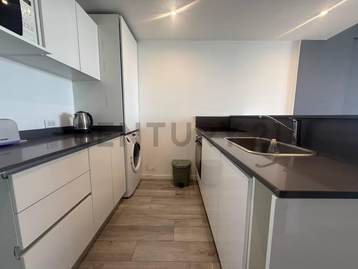 Foto de VENTA DEPTO 2 AMB. PISO ALTO LUMINOSO BALCON ATERRAZADO CON PARRILLA EN, imagen 2
