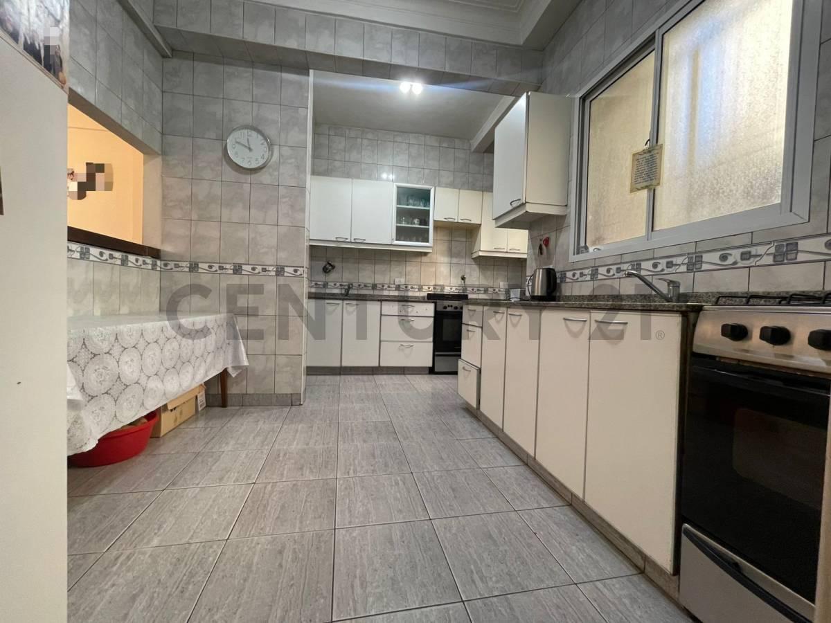 Foto de VENTA DEPTO 5 AMBIENTES CON TERRAZA BALVANERA, imagen 3