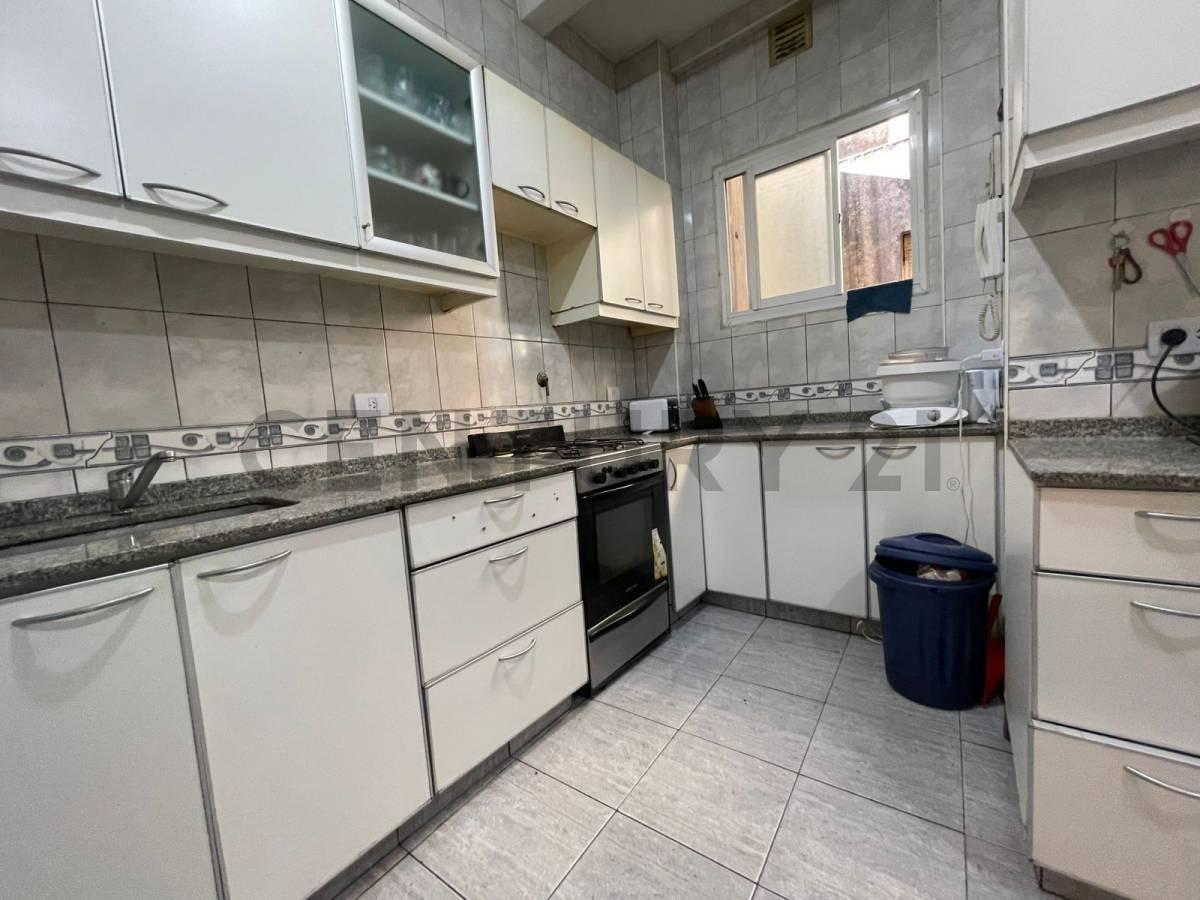 Foto de VENTA DEPTO 5 AMBIENTES CON TERRAZA BALVANERA, imagen 2