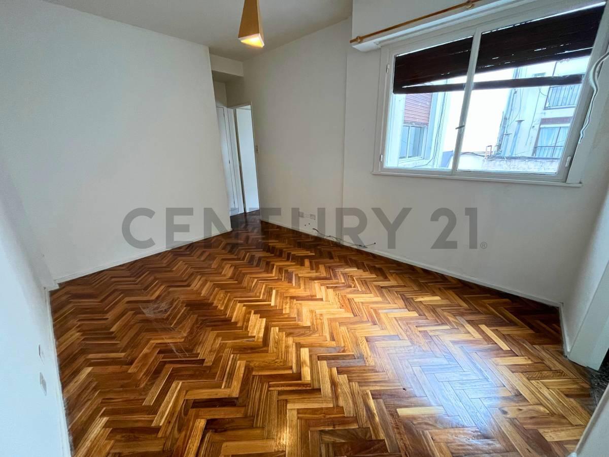 Foto de VENTA | 2 AMBIENTES | CÉSPEDES 2400 | ENTRE COLEGIALES Y BELGRANO, imagen 1