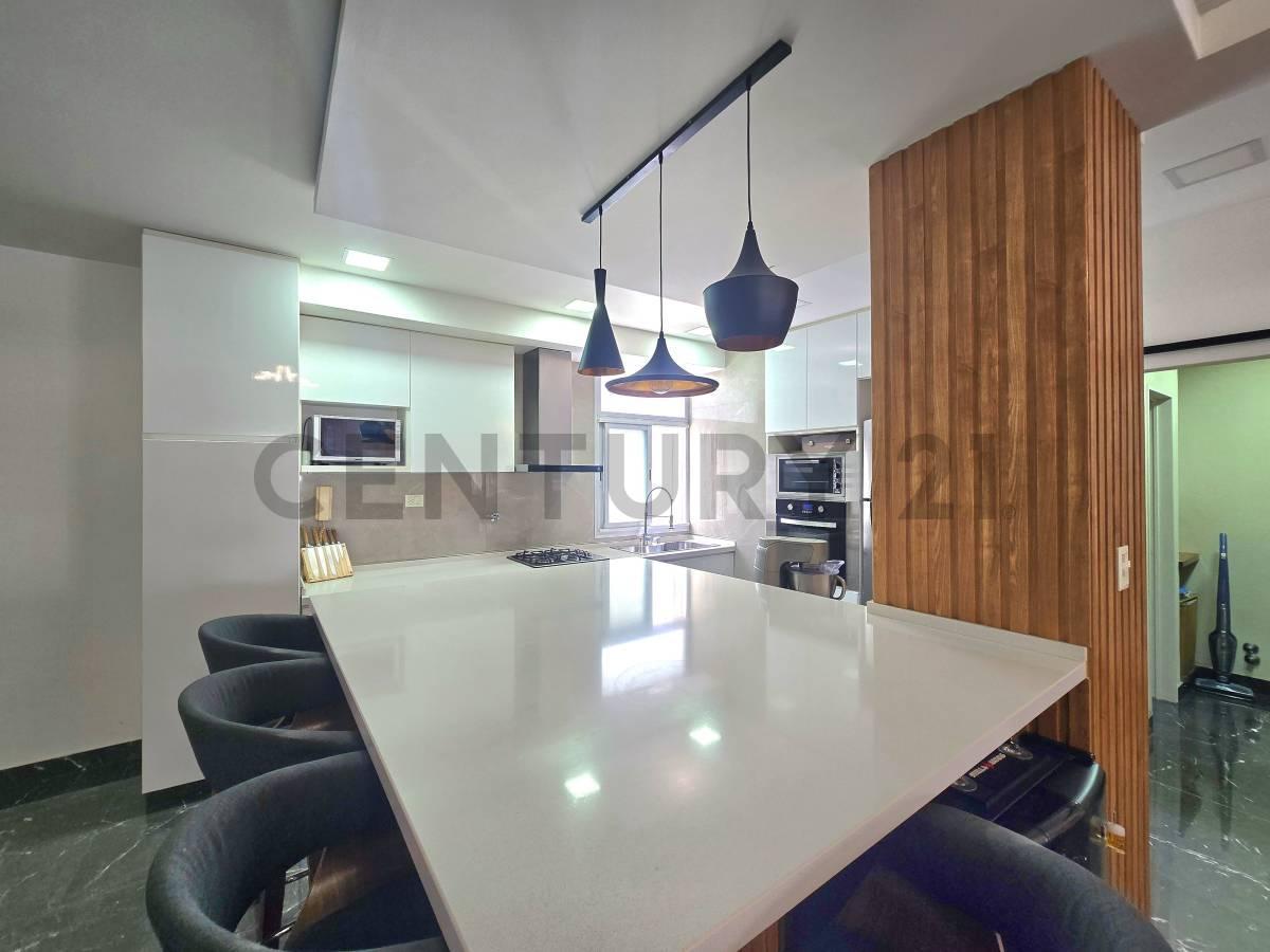 Foto de VENTA DPTO DE 5 AMBIENTES CON ESCRITORIO Y BALCÓN EN BARRACAS - APTO, imagen 4
