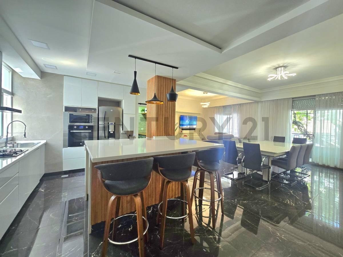 Foto de VENTA DPTO DE 5 AMBIENTES CON ESCRITORIO Y BALCÓN EN BARRACAS - APTO, imagen 1