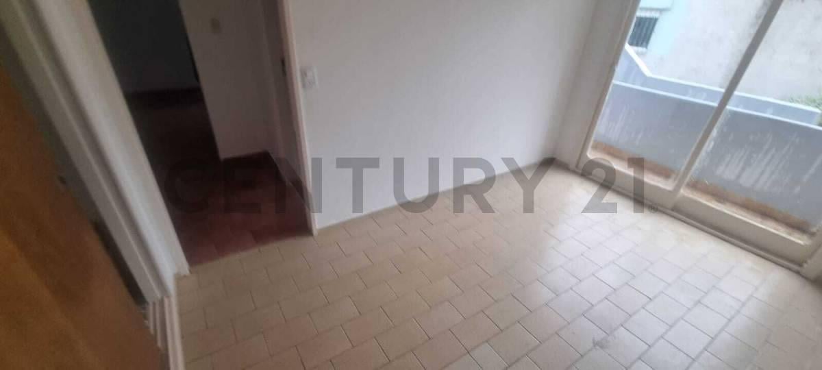 Foto de VENTA PH 2 AMBIENTES CON TERRAZA Y BALCON EN VILLA URQUIZA, imagen 4
