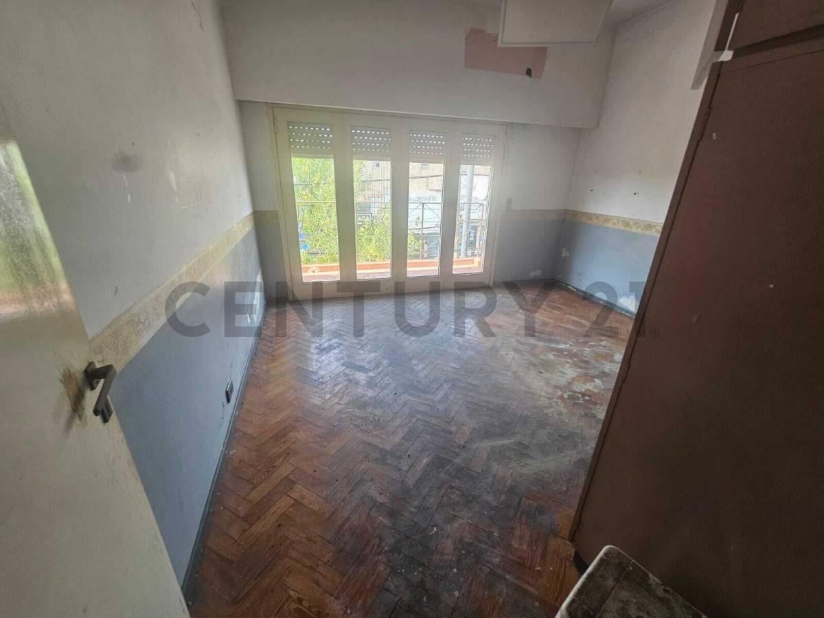 Foto de VENTA PH 4 AMBIENTES EN LANUS CON ESPACIO AEREO, imagen 1