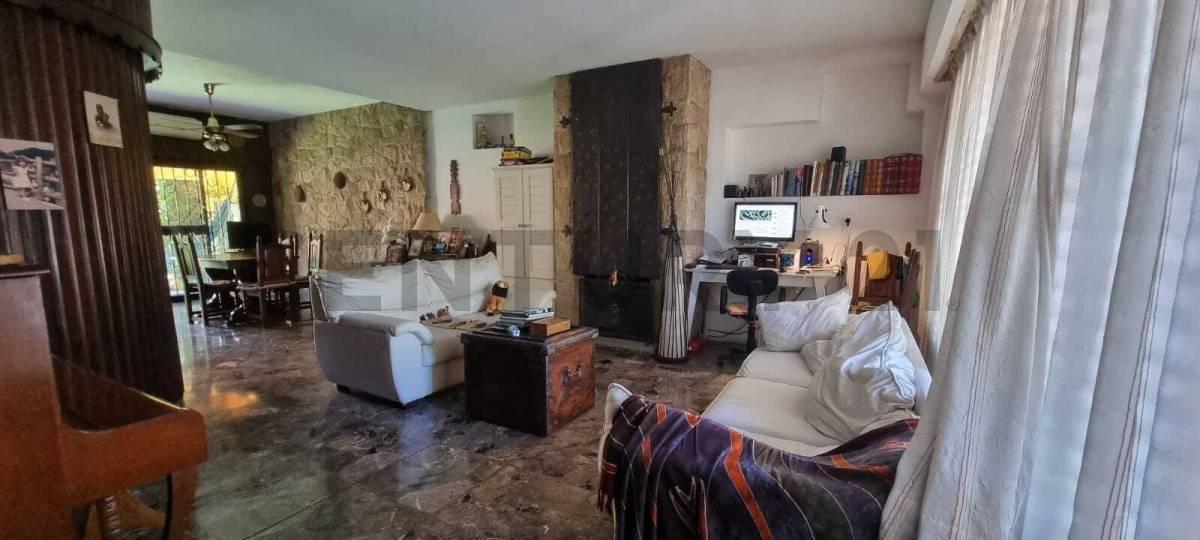 Foto de Venta casa 4 ambientes 318m2 lote propio con jardín y garage en Quilmes, imagen 4