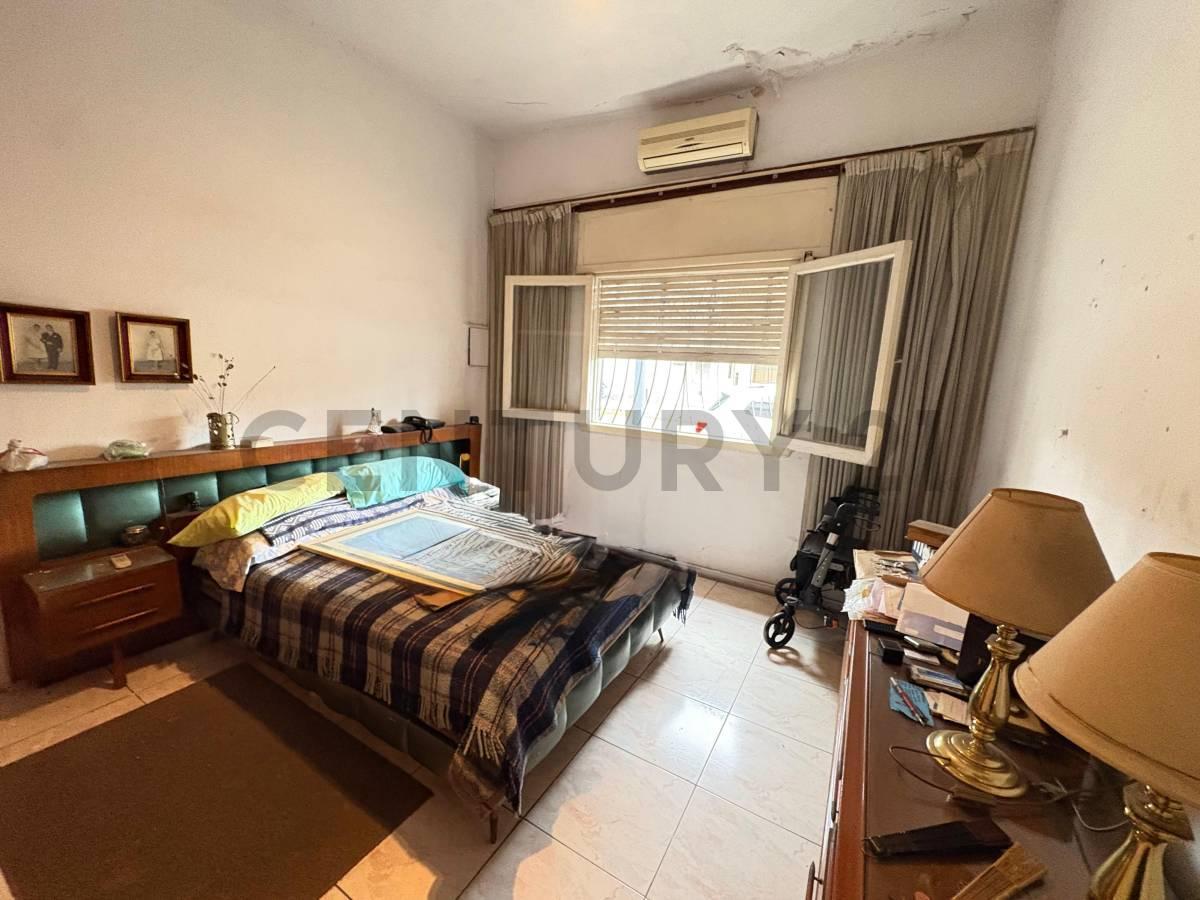 Foto de VENTA | Casa a refaccionar o Terreno en Monte Castro, imagen 5