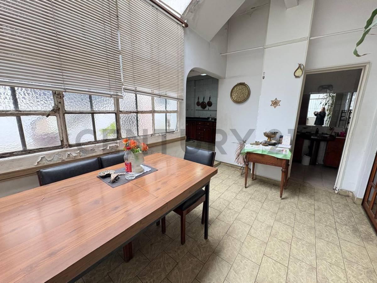 Foto de VENTA | Casa a refaccionar o Terreno en Monte Castro, imagen 4