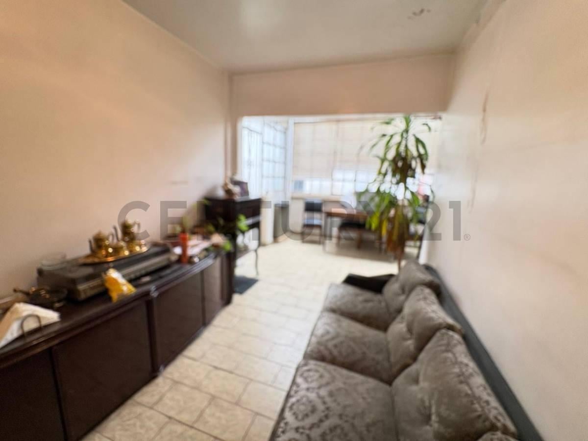 Foto de VENTA | Casa a refaccionar o Terreno en Monte Castro, imagen 1