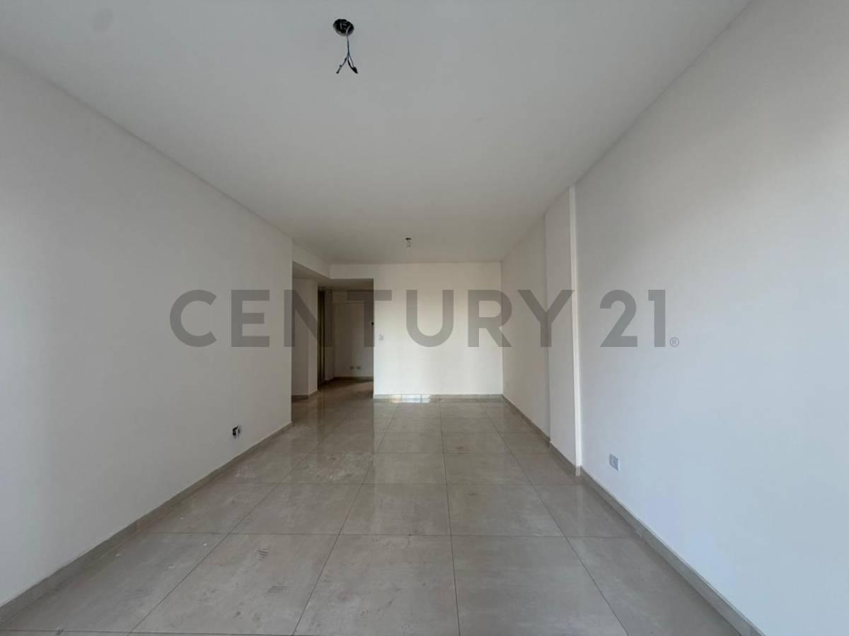 Foto de Venta Departamento 4 Ambientes con Cochera en Flores. Edificio full, imagen 2