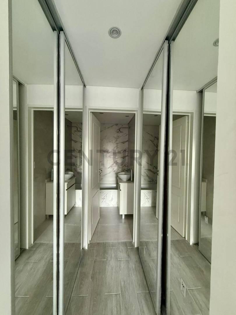 Foto de VENTA DEPARTAMENTO 4 AMBIENTES CON COCHERA, PATIO, BALCÓN Y AMENITIES, imagen 3
