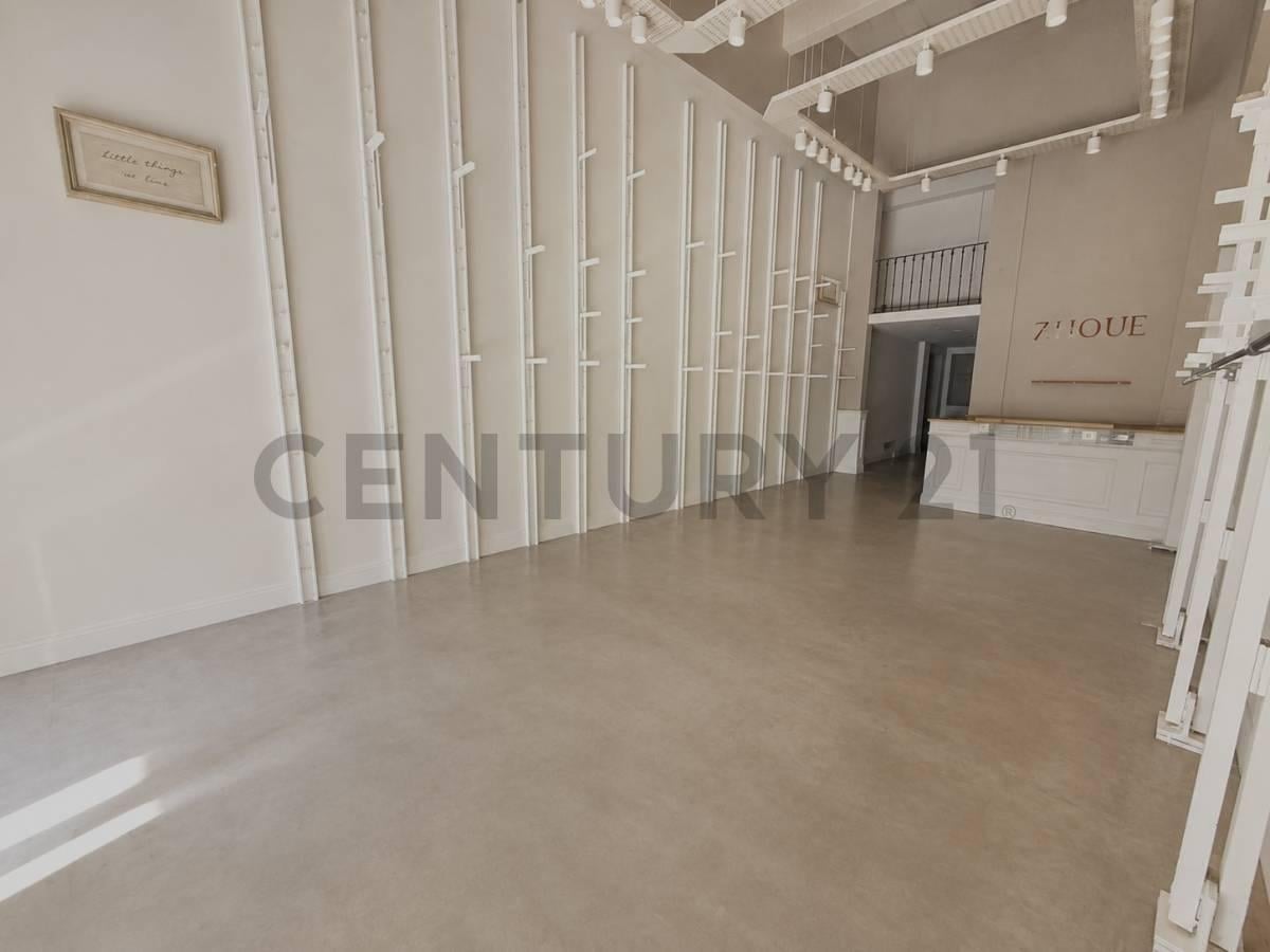 Foto de ALQUILER LOCAL COMERCIAL EN GURRUCHAGA ZONA OUTLET PB + DEPOSITO EN, imagen 2