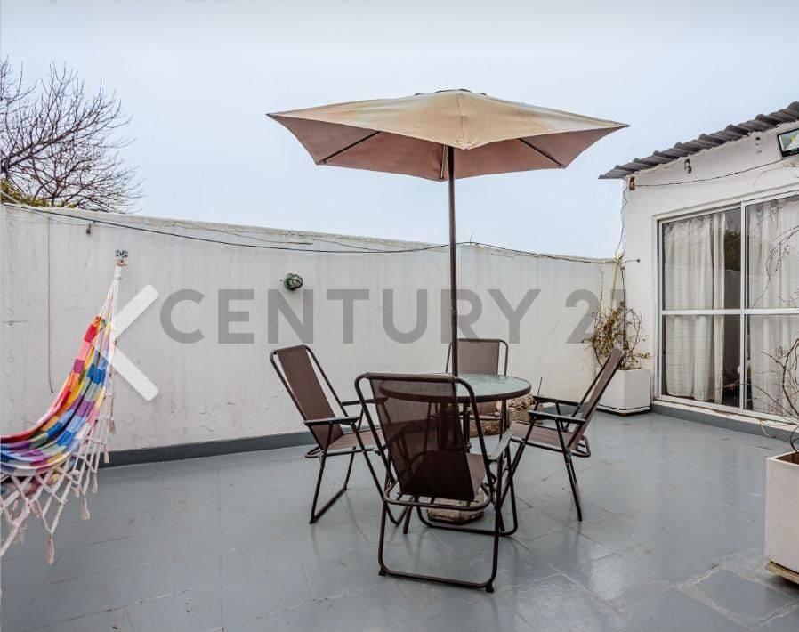 Foto de PH 3 AMBIENTES CON TERRAZA Y PARRILLA - PARQUE AVELLANEDA, imagen 2