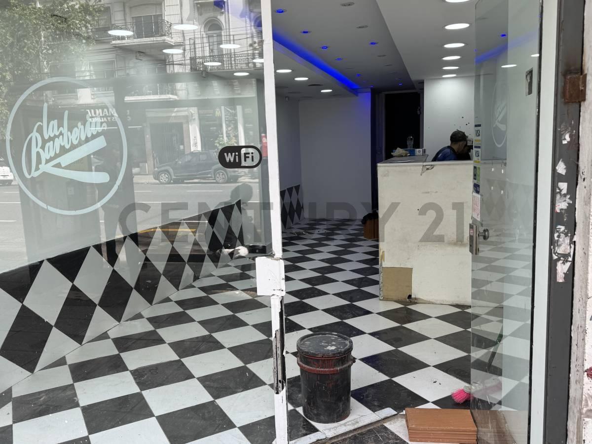 Foto de VENTA LOCAL EN ONCE TRES PLANTAS MAS OFICINA, imagen 1