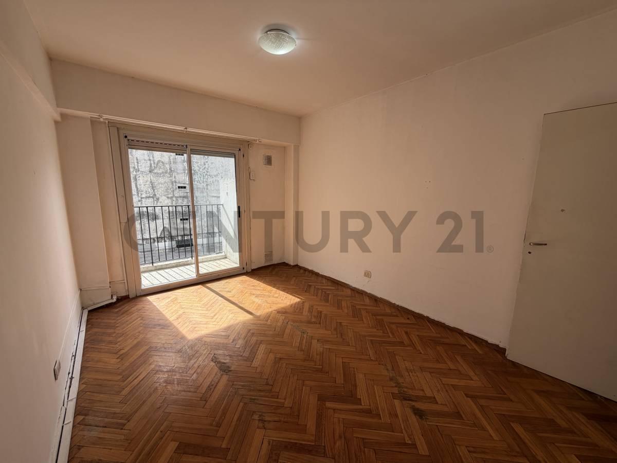 Foto de VENTA MONOAMBIENTE DIVIDIDO CON BALCON EN RECOLETA, imagen 1
