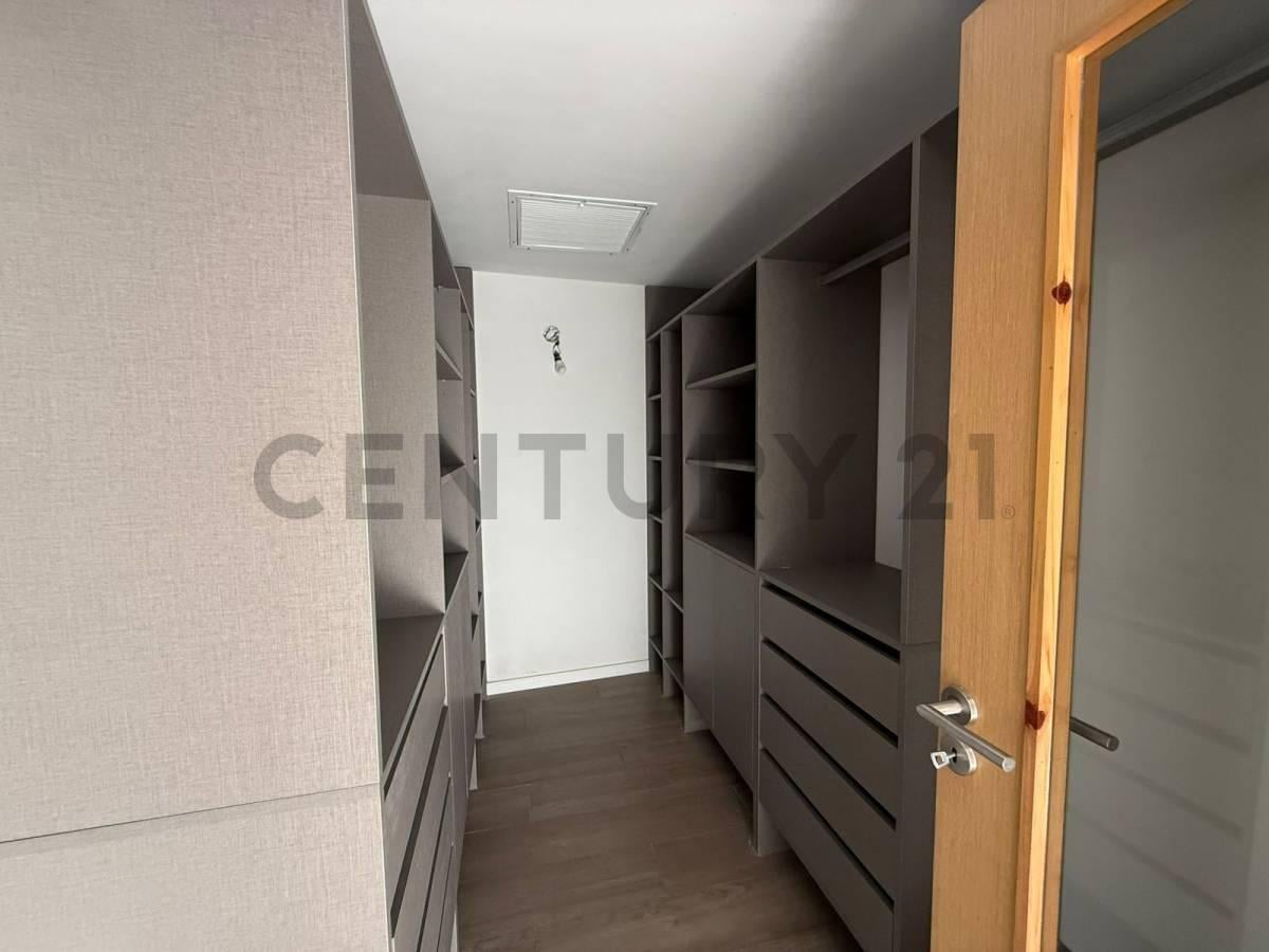 Foto de VENTA DEPARTAMENTO 4 AMBIENTES CON DOS COCHERAS Y LAVADERO, EN PLENO, imagen 4