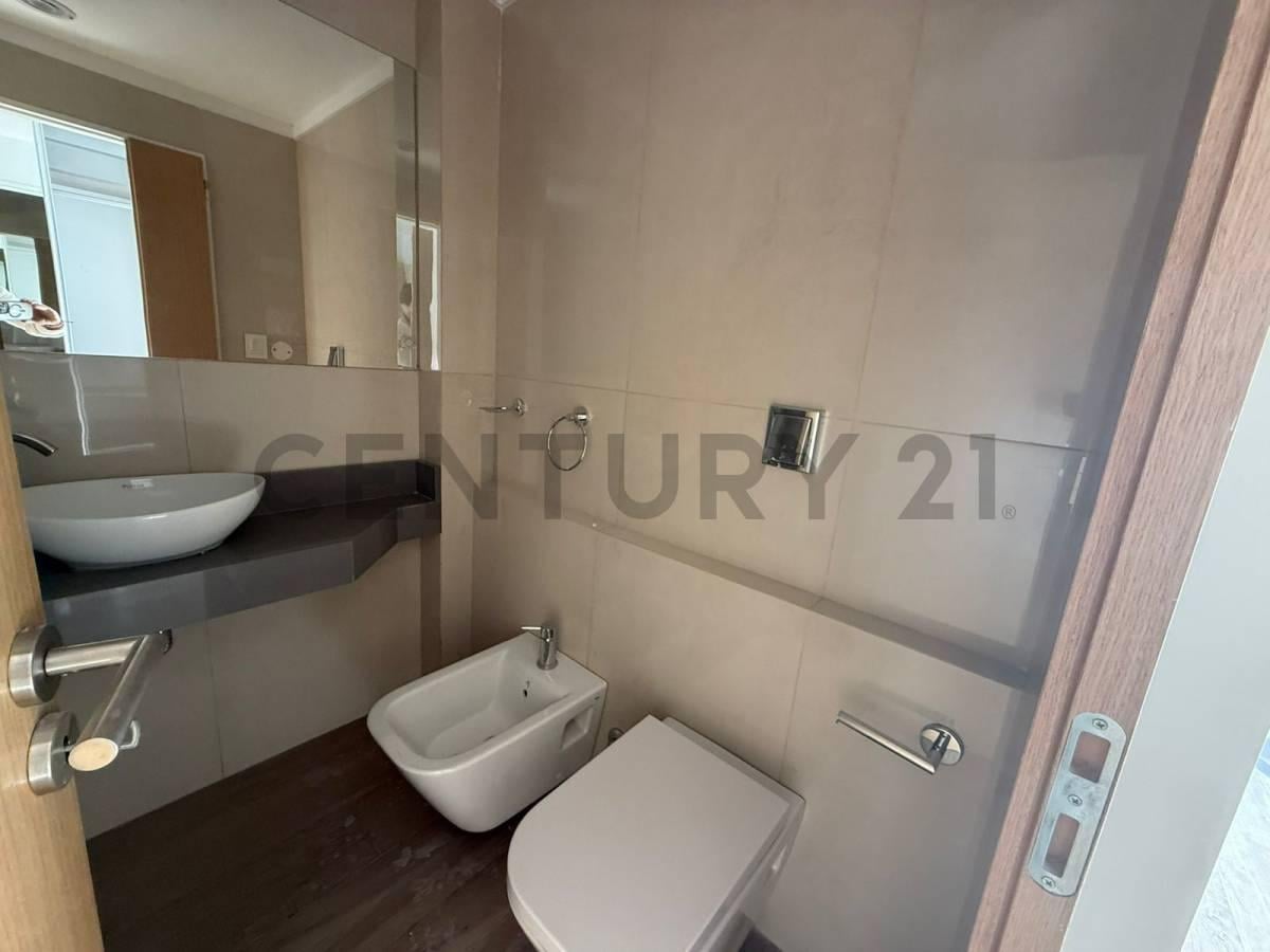 Foto de VENTA DEPARTAMENTO 4 AMBIENTES CON DOS COCHERAS Y LAVADERO, EN PLENO, imagen 5