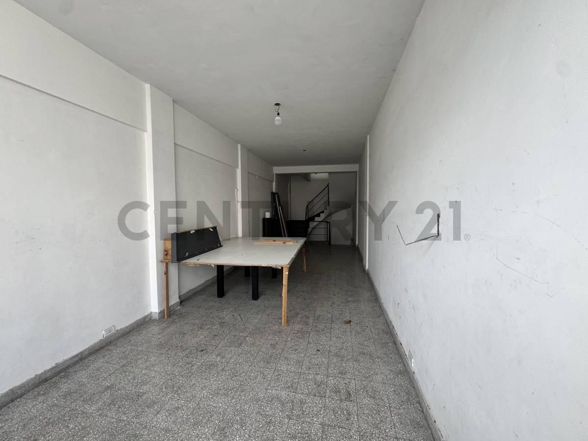 Foto de ALQUILER LOCAL COMERCIAL 147 METROS EN 3 PLANTAS EN ONCE SIN EXPENSAS, imagen 5