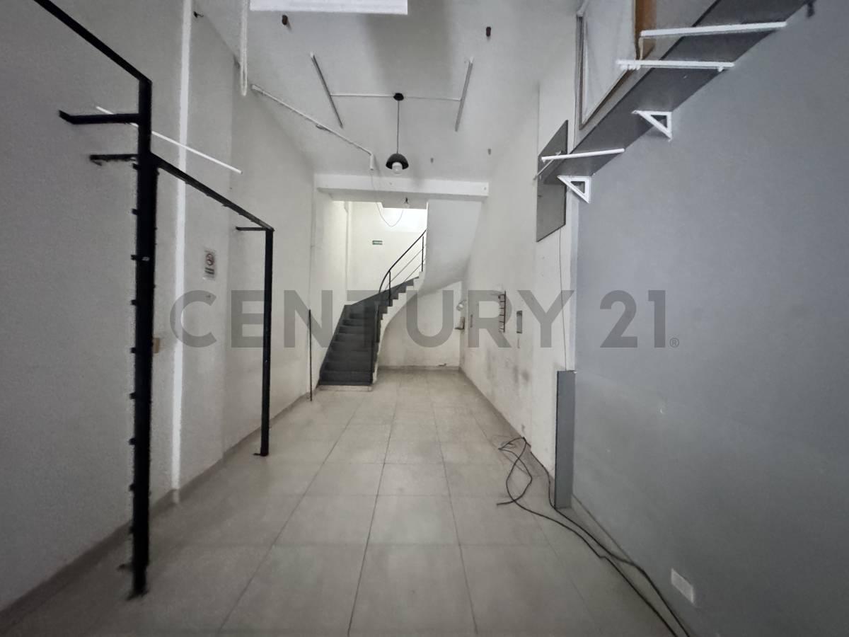 Foto de ALQUILER LOCAL COMERCIAL 147 METROS EN 3 PLANTAS EN ONCE SIN EXPENSAS, imagen 1
