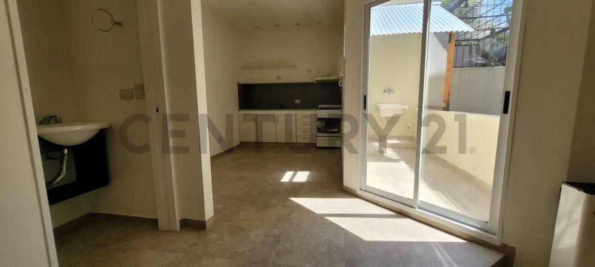 Foto de VENTA PH 2 AMBIENTES VILLA DEVOTO APTO PERMUTA, imagen 4
