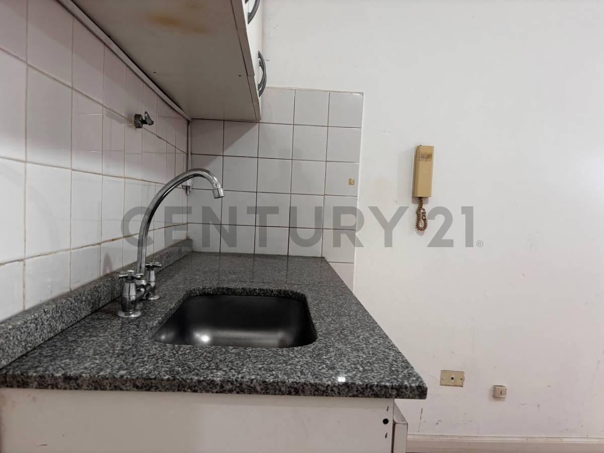 Foto de Venta monoambiente en piso alto ideal inversion en Boedo, Capital, imagen 3