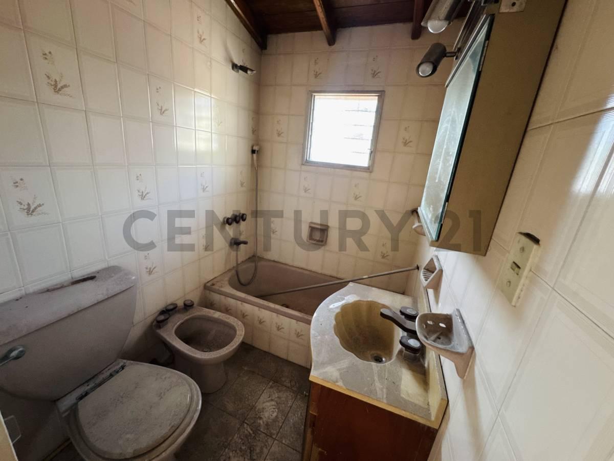 Foto de VENTA - PH 3 AMBIENTES - A REFACCIONAR - TERRAZA - SAAVEDRA, imagen 1