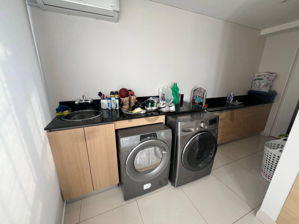 Foto de Venta Departamento 4 Ambientes con dependencia y cochera de Categoría, imagen 3