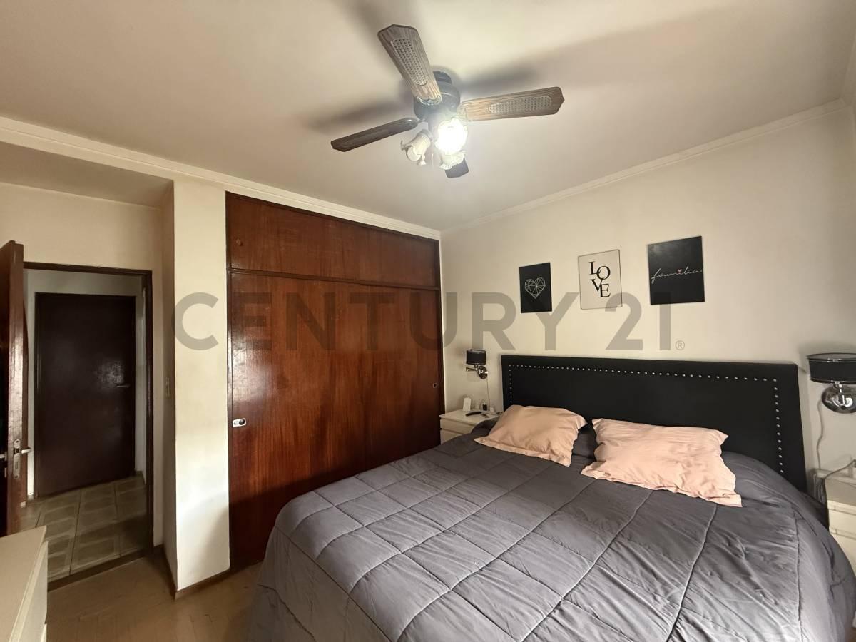 Foto de VENTA CASA 4 AMBIENTES CON GARAGE Y JARDÍN EN BURZACO, imagen 3