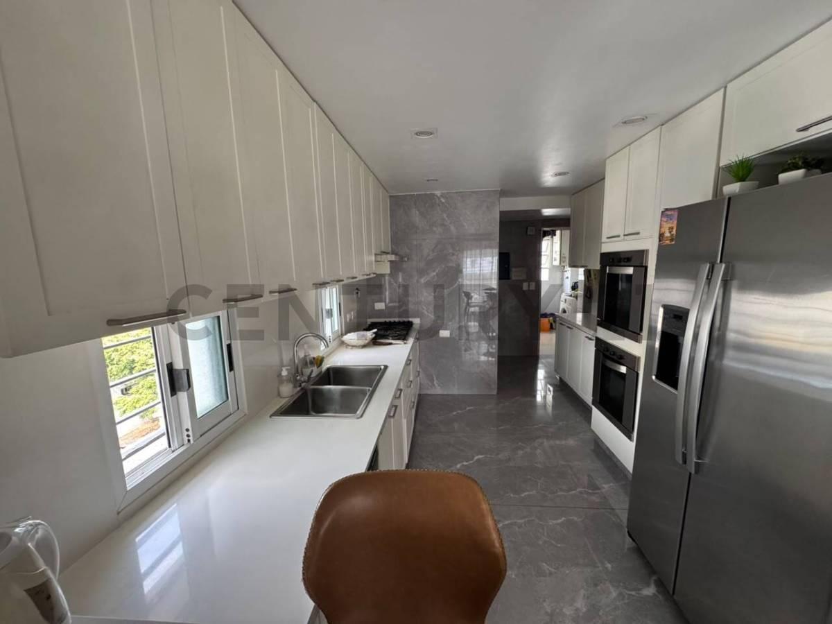 Foto de Venta departamento de 5 ambientes con balcón, parrilla y cochera en, imagen 2