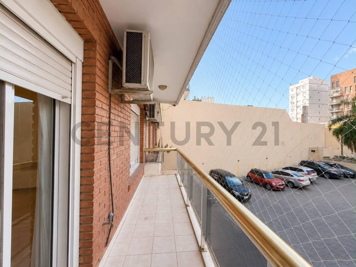 Foto de VENTA DEPARTAMENTO 4 AMBIENTES CON PATIO PROPIO + AMENITIES + 2, imagen 1