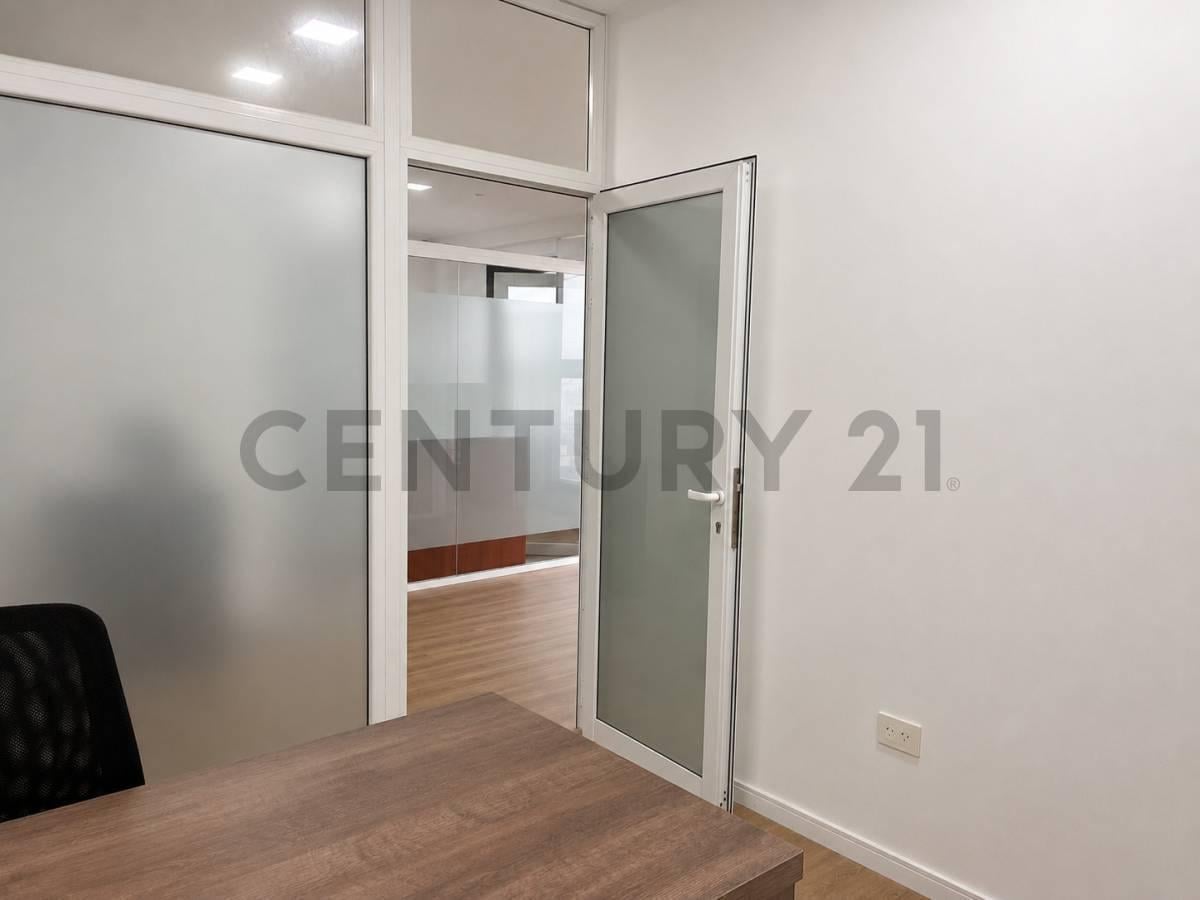 Foto de VENTA DEPARTAMENTO/OFICINA DE 3 AÑOS EN MICROCENTRO CON TERRAZA PROPIA, imagen 4