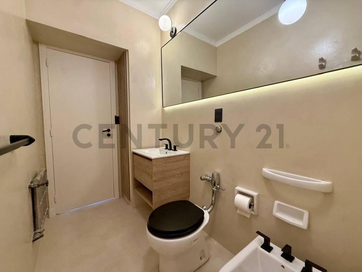 Foto de Venta departamento 3 ambientes y dependencia de servicio en Recoleta, imagen 2