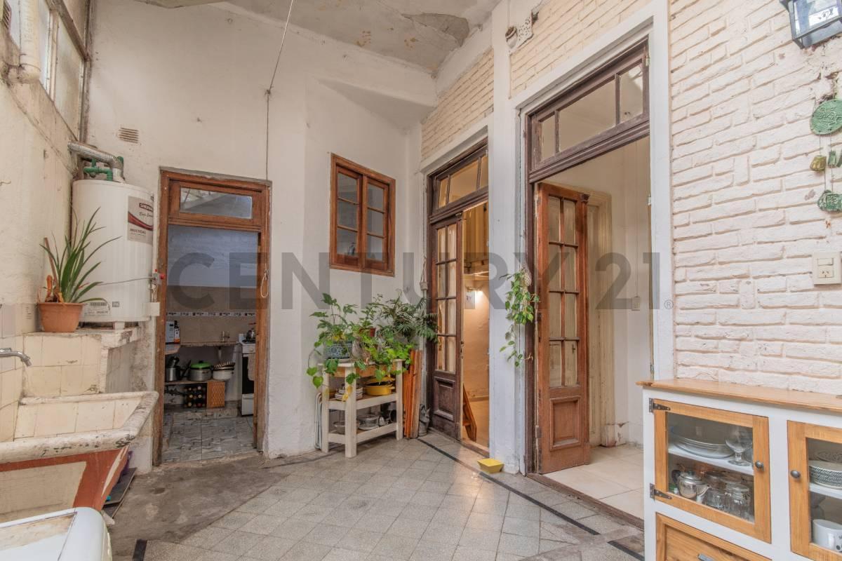 Foto de En Venta PH de 3 Ambientes en Palermo, limite con Chacarita., imagen 1