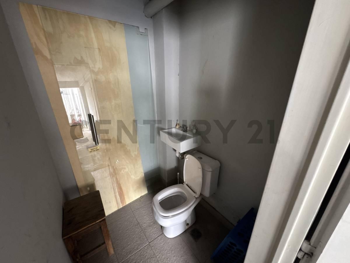 Foto de VENTA - DEPARTAMENTO - 2 AMBIENTES - COCHERA CUBIERTA - BALCON - APTO, imagen 2