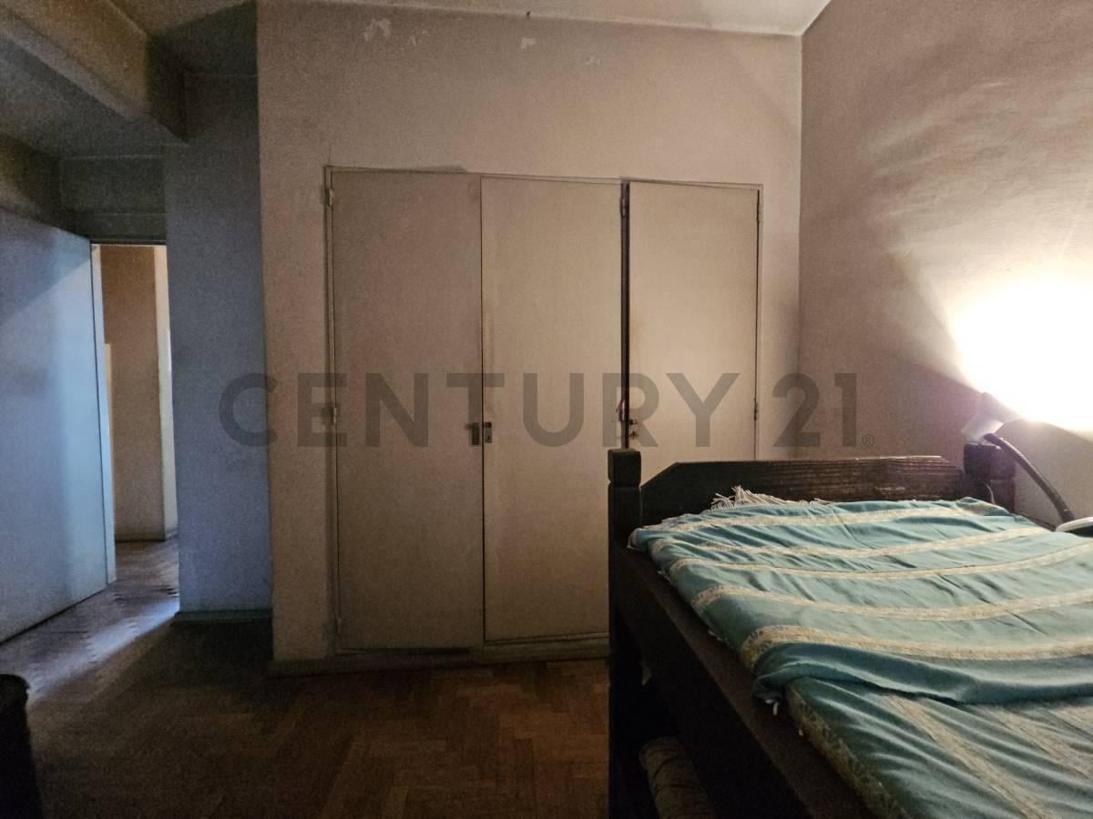 Foto de VENTA DEPTO 4 AMBIENTES CON DEPENDENCIA Y BALCÓN CORRIDO EN CABALLITO, imagen 4