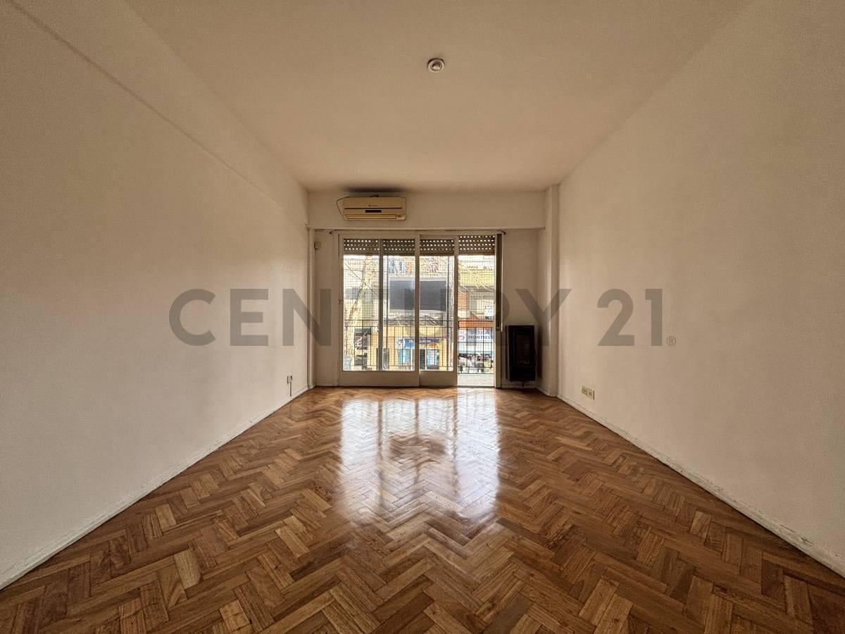 Foto de Departamento de 2 ambientes en venta en Liniers, Capital Federal., imagen 1