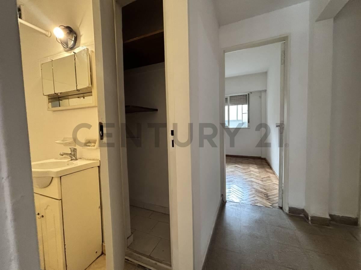 Foto de Departamento de 2 ambientes en venta en Liniers, Capital Federal., imagen 2