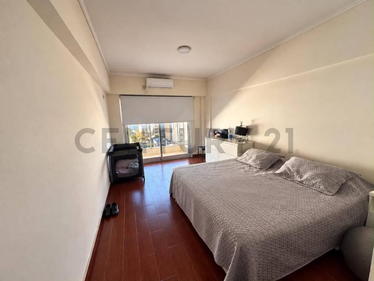 Foto de VENTA DEPARTAMENTO CUATRO AMBIENTES CON, DOBLE COCHERA Y BAULERA, imagen 1