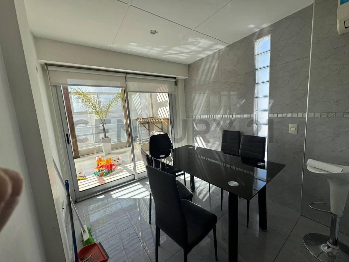 Foto de VENTA DEPARTAMENTO CUATRO AMBIENTES CON, DOBLE COCHERA Y BAULERA, imagen 3