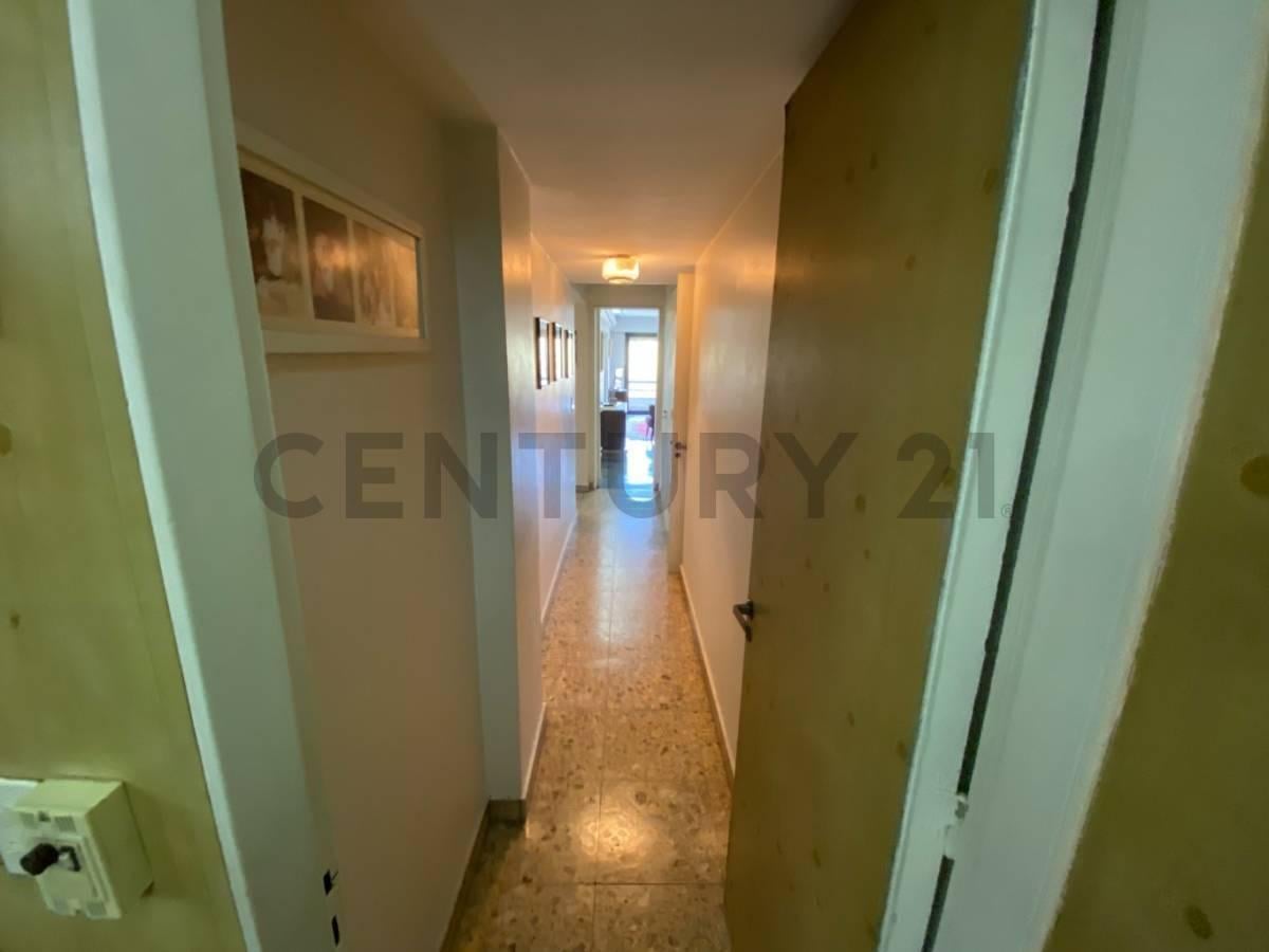 Foto de VENTA DEPARTAMENTO 5 AMB C/DEPENDENCIA EN BARRACAS FRENTE A, imagen 5