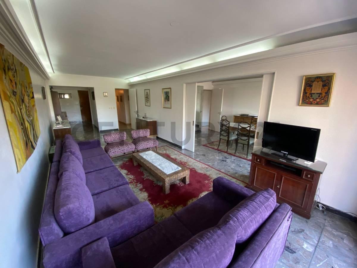 Foto de VENTA DEPARTAMENTO 5 AMB C/DEPENDENCIA EN BARRACAS FRENTE A, imagen 1