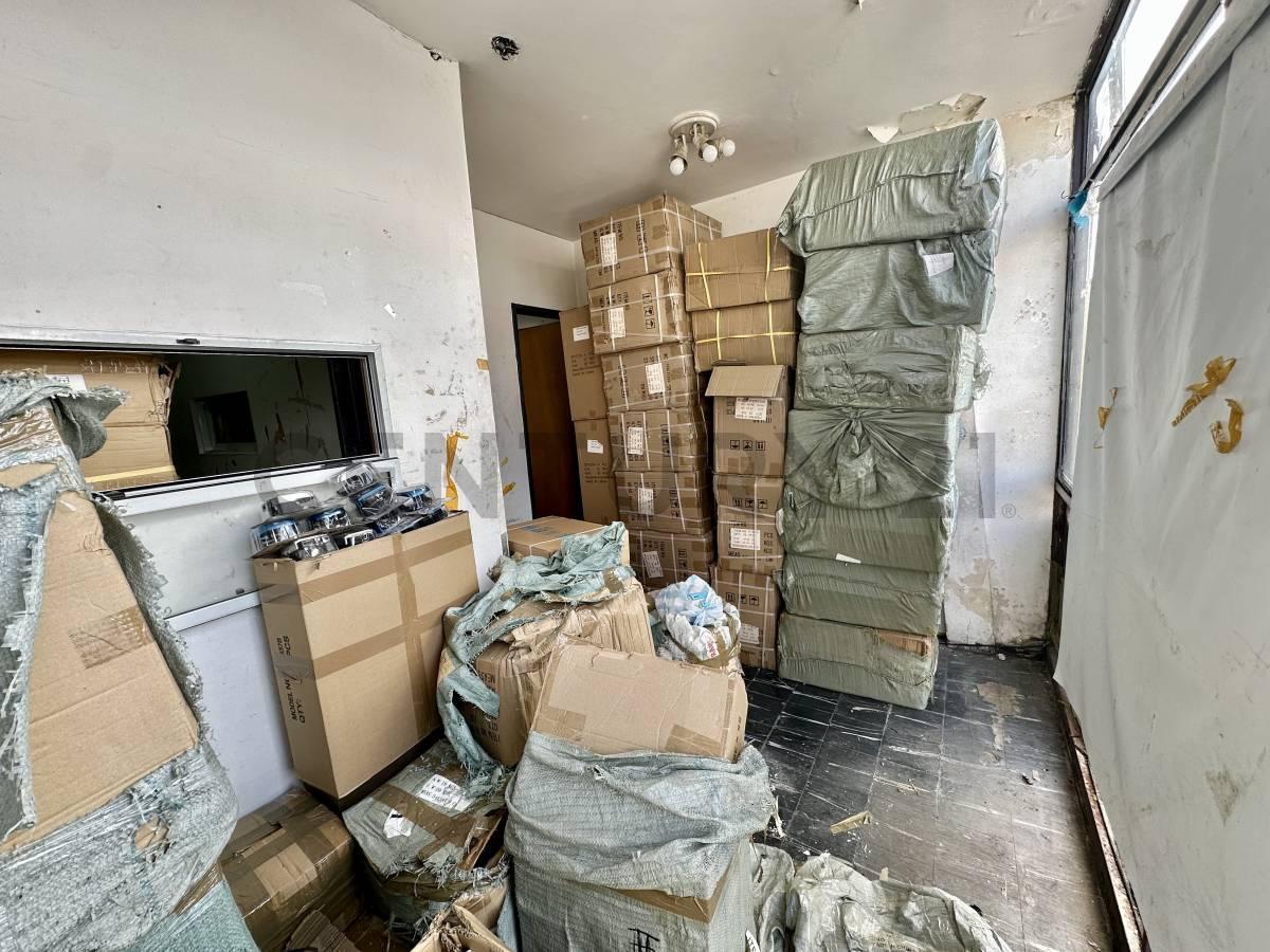 Foto de Venta Oficina en Once – IDEAL PARA DEPOSITO y con 3 despachos divididos., imagen 1