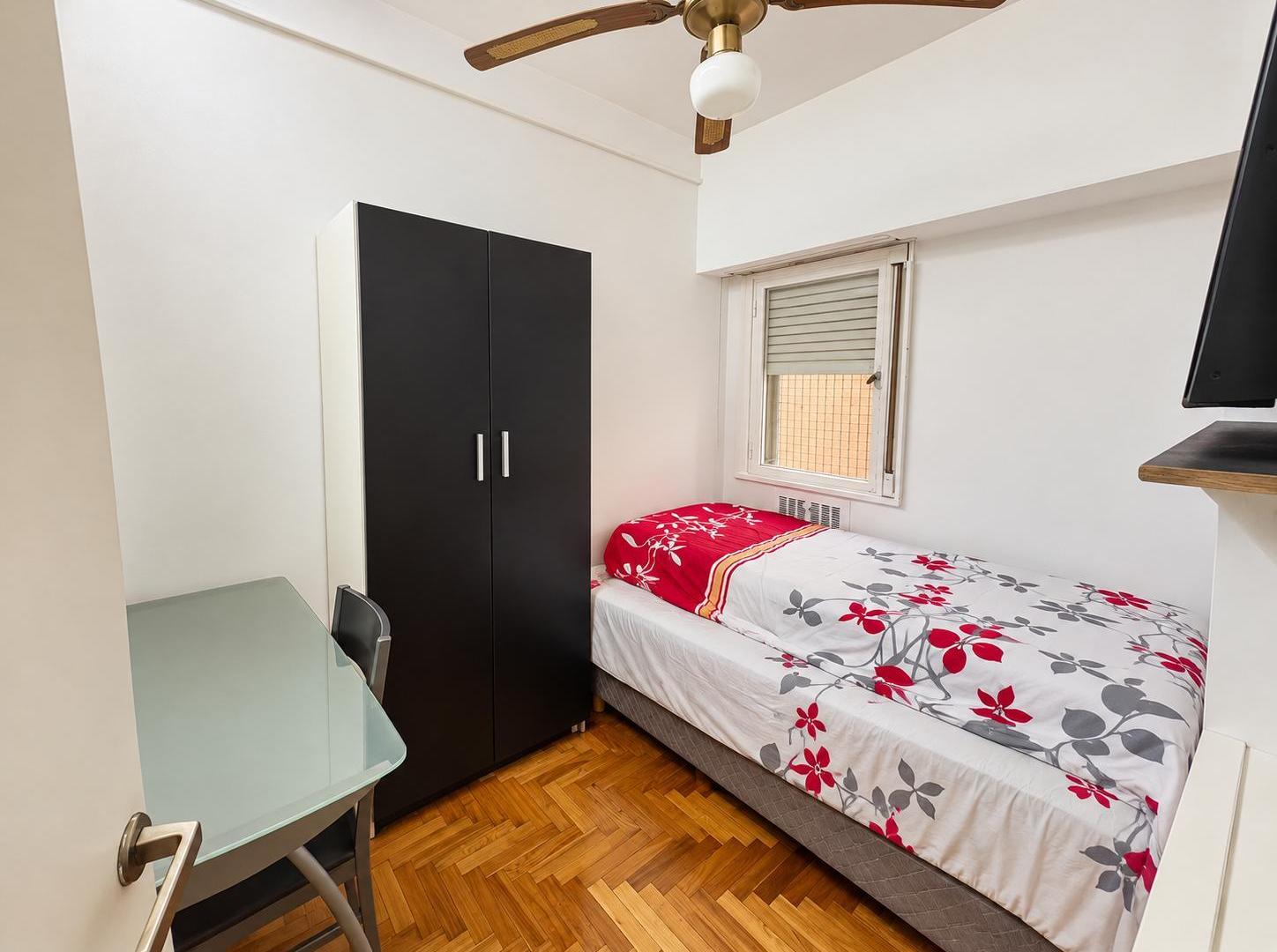 Foto de VENTA DEPARTAMENTO 4 AMBIENTES CON DEPENDENCIA Y COCHERA – BALVANERA, imagen 3