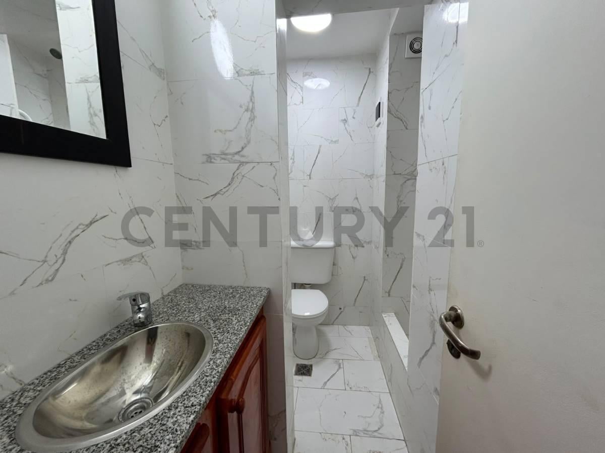 Foto de ALQUILER MONOAMBIENTE APTO PROFESIONAL – PERÓN Y PARANÁ, imagen 3